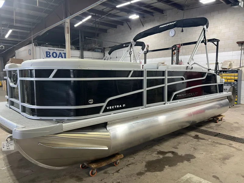 Slide: The Image of Princecraft Vectra 21 RL 2026 - 26