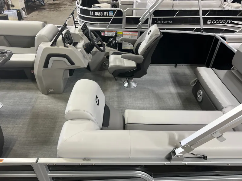 Slide: The Image of Princecraft Vectra 21 RL 2026 - 3