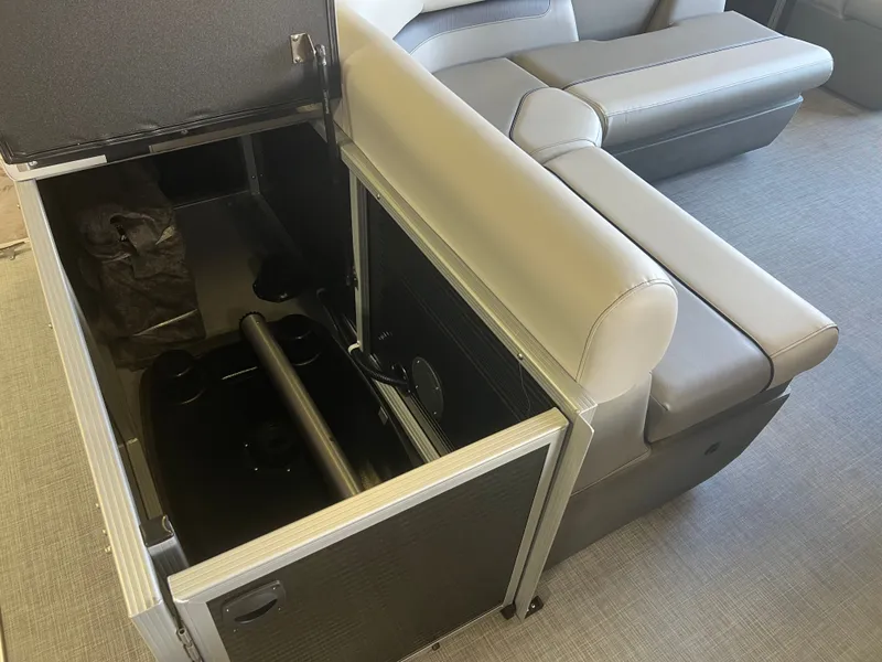 Slide: The Image of Princecraft Vectra 19 2026 - 16