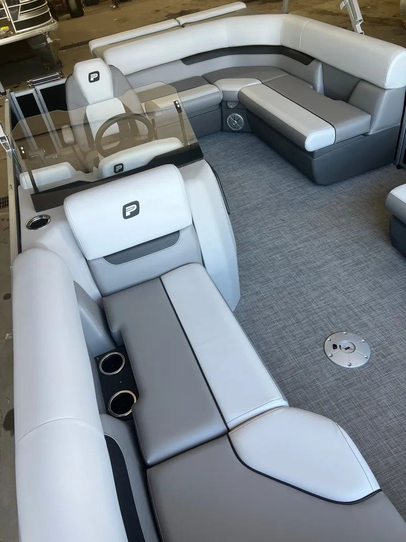 Slide: The Image of Princecraft Vectra 19 2026 - 20