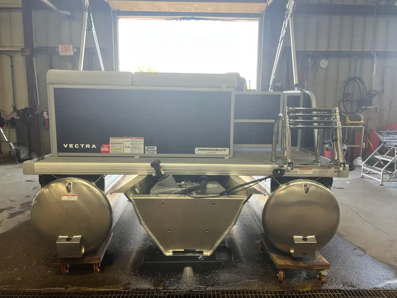 Slide: The Image of Princecraft Vectra 19 2026 - 22