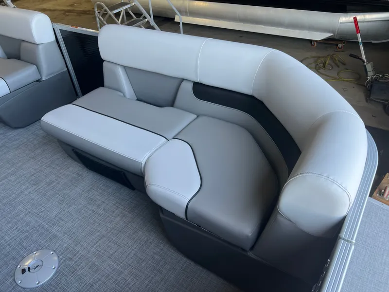 Slide: The Image of Princecraft Vectra 19 2026 - 7