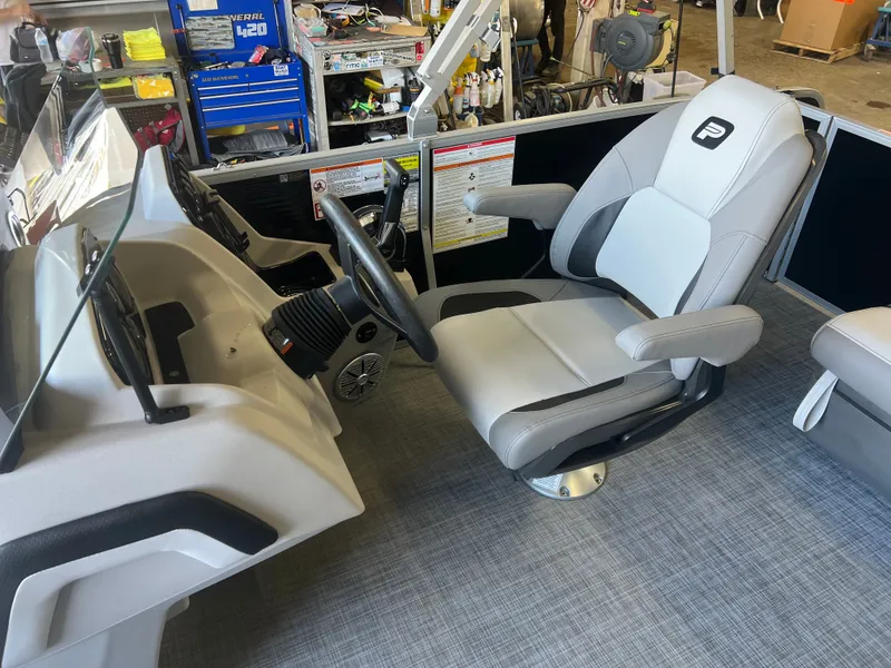 Slide: The Image of Princecraft Vectra 19 2026 - 9