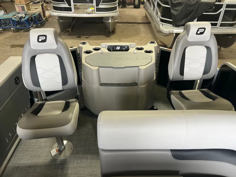 Slide: The Image of Princecraft Sportfisher 21-4S 2026 - 15