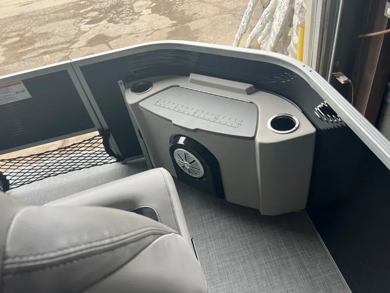 Slide: The Image of Princecraft Sportfisher 21-4S 2026 - 23