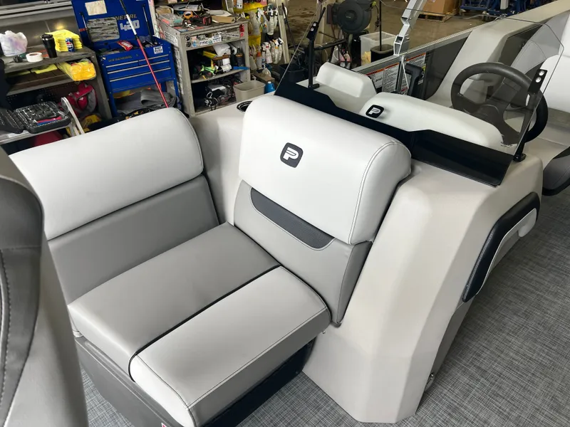 Slide: The Image of Princecraft Sportfisher 21-4S 2026 - 8