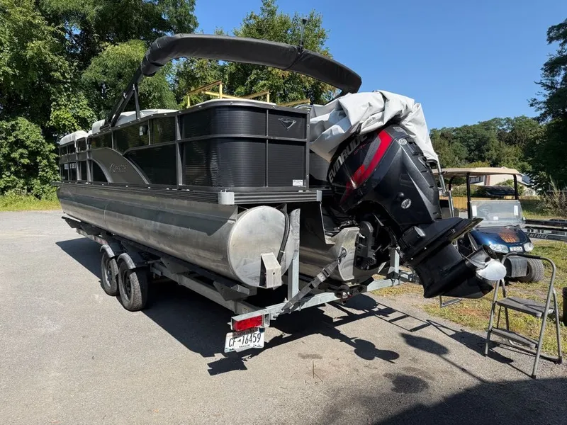 The Image of Manitou 22 Encore Pro Angler VP 2017 - 1