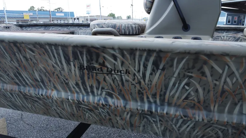 Slide: The Image of Tracker Grizzly 1860 CC 2026 - 11