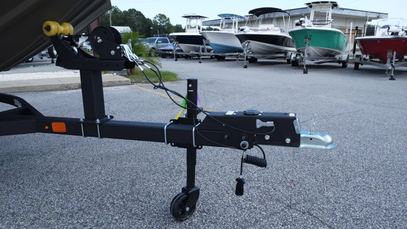 Slide: The Image of Tracker Grizzly 1860 CC 2026 - 29