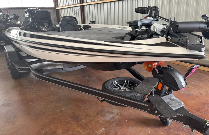 The Image of Skeeter ZX200 2026 - 1