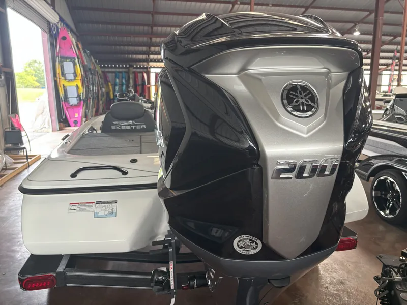 Slide: The Image of Skeeter ZX200 2026 - 22