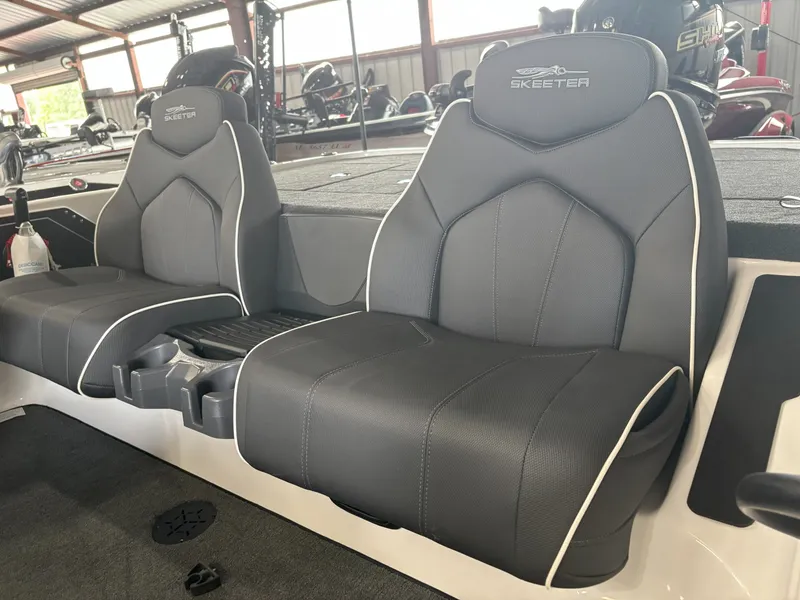 Slide: The Image of Skeeter ZX200 2026 - 8