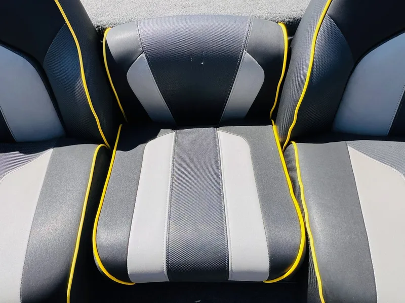 Slide: The Image of Skeeter ZX225 2019 - 18