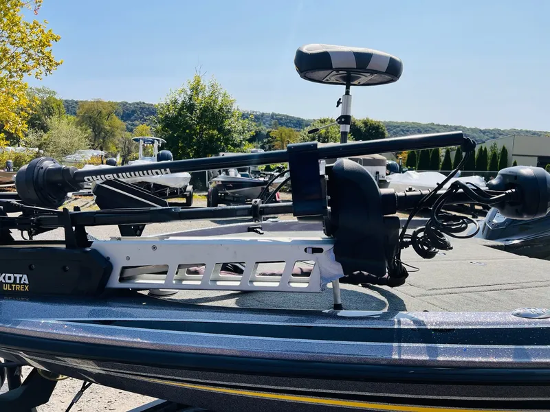 Slide: The Image of Skeeter ZX225 2019 - 20