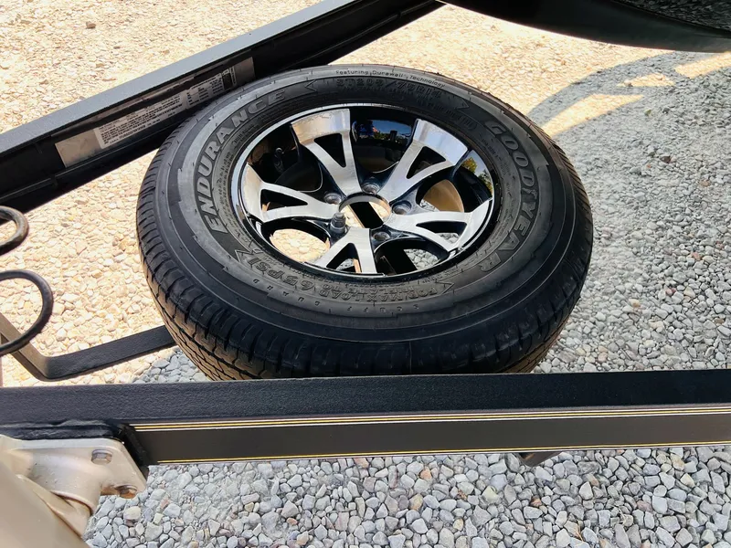 Slide: The Image of Skeeter ZX225 2019 - 21