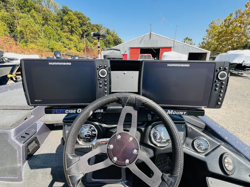 Slide: The Image of Skeeter ZX225 2019 - 22