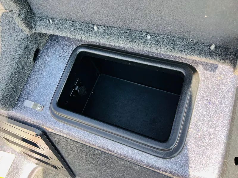 Slide: The Image of Skeeter ZX225 2019 - 24