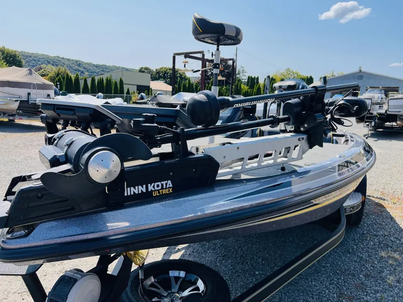 Slide: The Image of Skeeter ZX225 2019 - 27