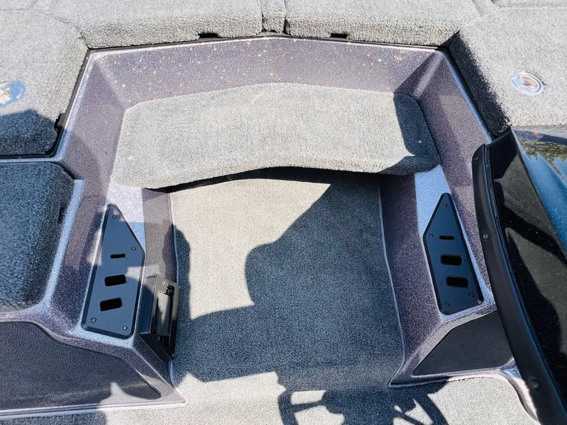 Slide: The Image of Skeeter ZX225 2019 - 28