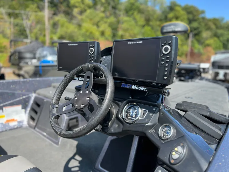 Slide: The Image of Skeeter ZX225 2019 - 3