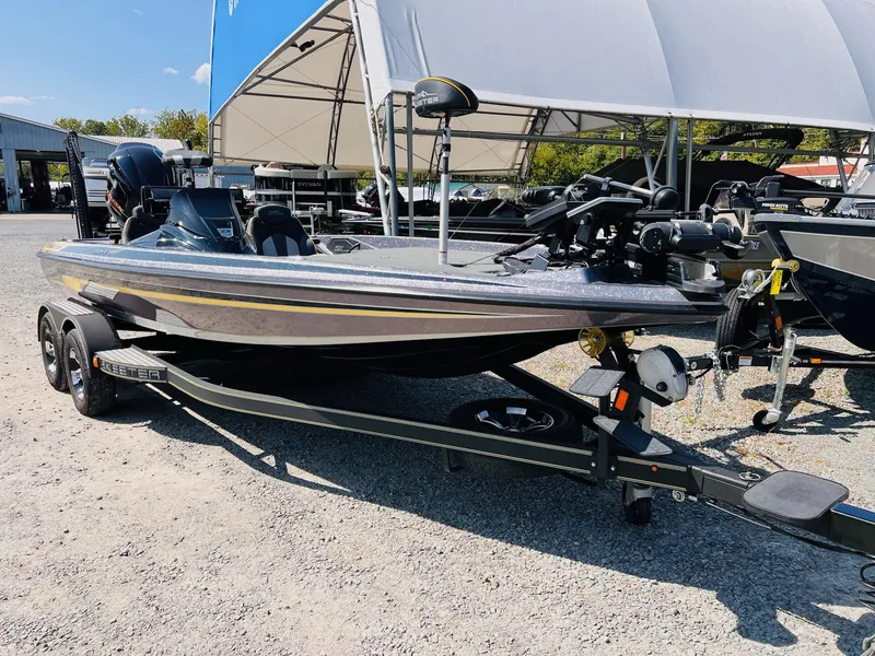 Slide: The Image of Skeeter ZX225 2019 - 39