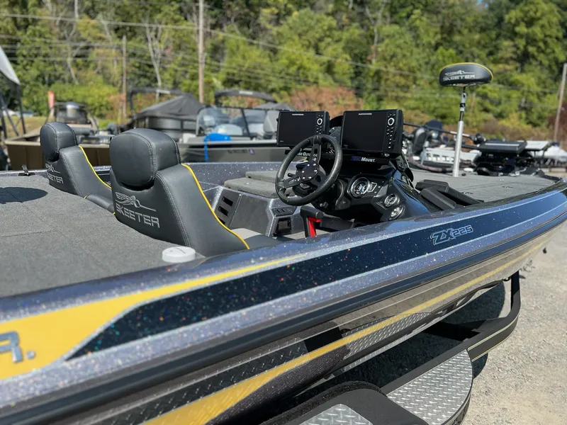 Slide: The Image of Skeeter ZX225 2019 - 41