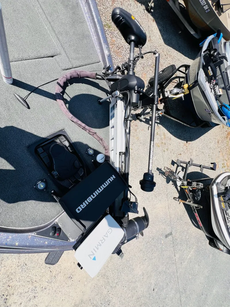 Slide: The Image of Skeeter ZX225 2019 - 43