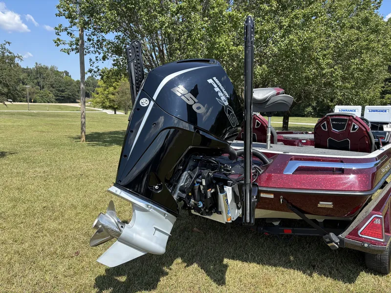 Slide: The Image of Ranger Z520R 2023 - 6