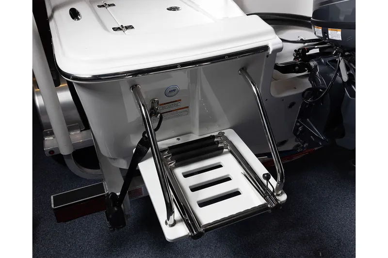 Slide: The Image of Sea Pro 172 Bay 2025 - 5