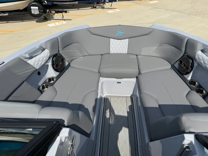 Slide: The Image of MasterCraft XT24 2022 - 24