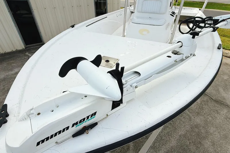 Slide: The Image of 2005 Nitro Bay boat with Minn Kota trolling motor on deck. - 5