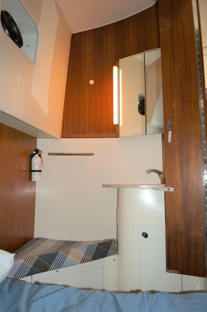 Slide: The Image of GUEST STATEROOM AFT VANITY W/FRESH WATER SINK - 17