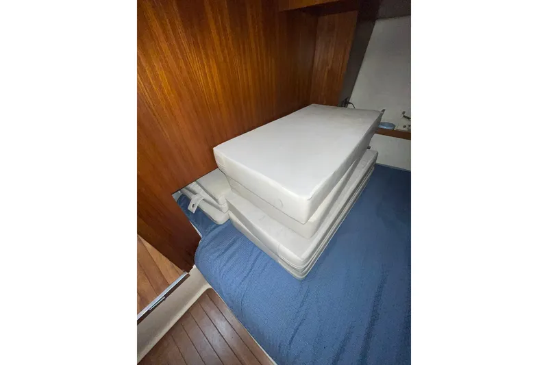 Slide: The Image of FOREDECK SUNPADS - 18