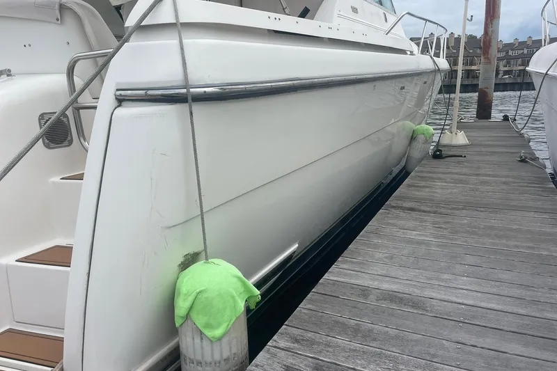 Slide: The Image of 1995 Tiara Yachts 4000 Express Hull Sides - 43