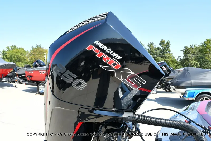 Slide: The Image of Ranger Z521R w/250Hp Pro-XS 2026 - 23