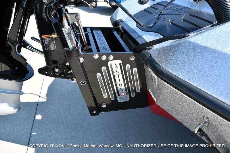 Slide: The Image of Ranger Z521R w/250Hp Pro-XS 2026 - 24