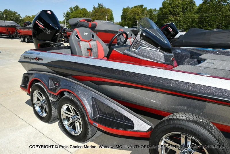 Slide: The Image of Ranger Z521R w/250Hp Pro-XS 2026 - 4