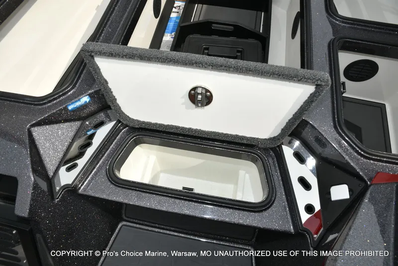 Slide: The Image of Ranger Z521R w/250Hp Pro-XS 2026 - 56