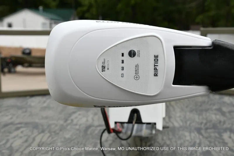 Slide: The Image of Tracker Grizzly 2072 CC Sportsman 2026 - 10