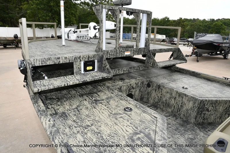 Slide: The Image of Tracker Grizzly 2072 CC Sportsman 2026 - 15