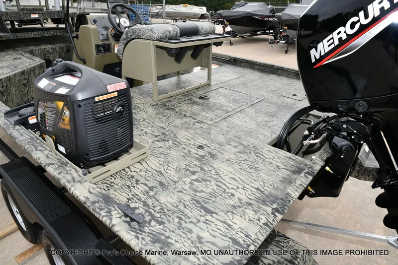 Slide: The Image of Tracker Grizzly 2072 CC Sportsman 2026 - 18