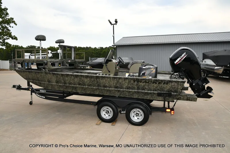 Slide: The Image of Tracker Grizzly 2072 CC Sportsman 2026 - 25