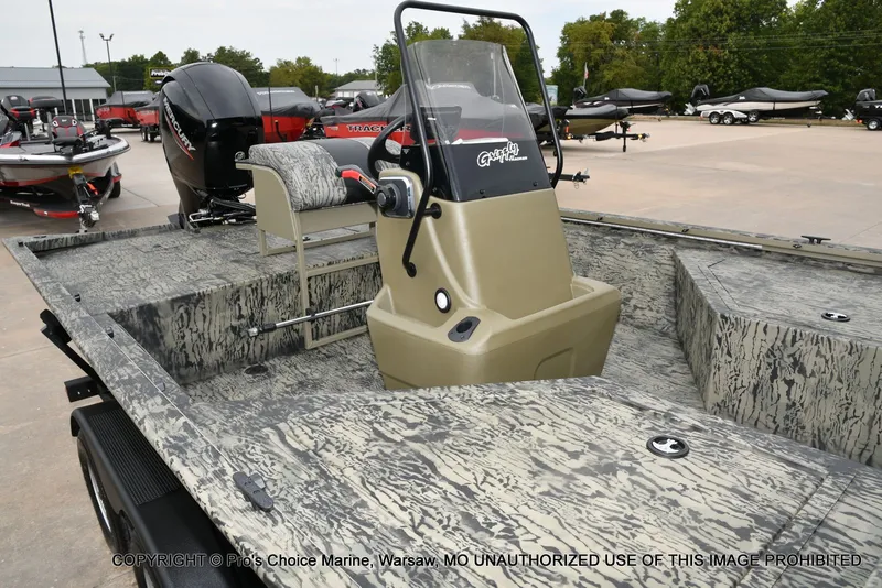 Slide: The Image of Tracker Grizzly 2072 CC Sportsman 2026 - 30