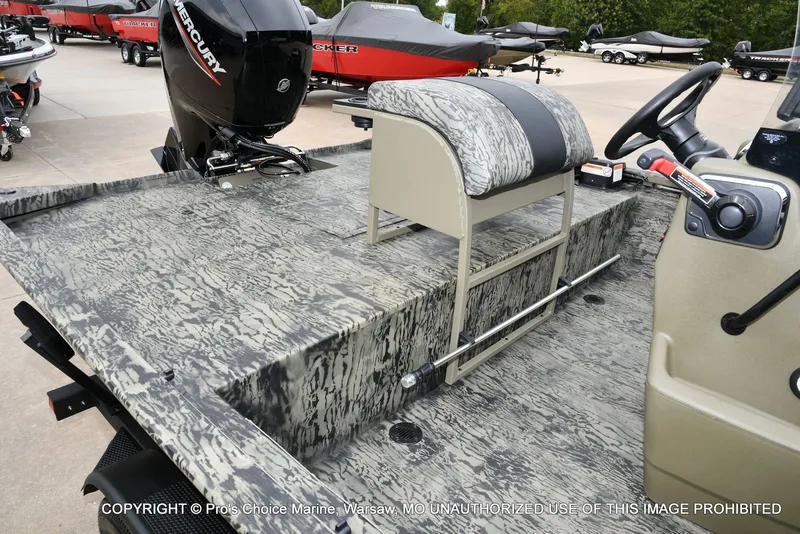 Slide: The Image of Tracker Grizzly 2072 CC Sportsman 2026 - 31