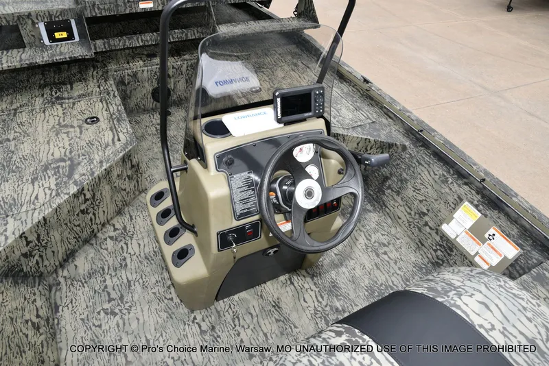 Slide: The Image of Tracker Grizzly 2072 CC Sportsman 2026 - 37