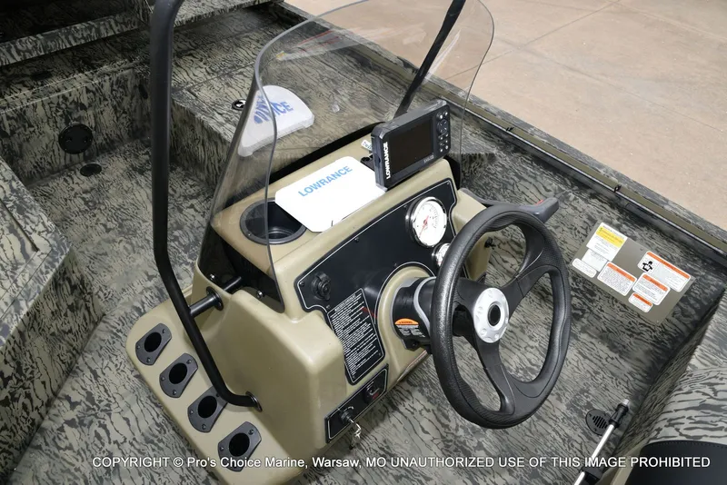 Slide: The Image of Tracker Grizzly 2072 CC Sportsman 2026 - 40