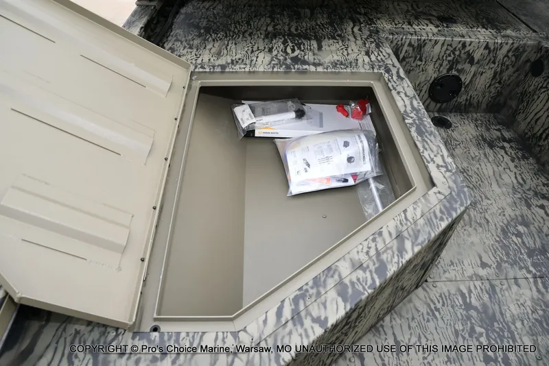 Slide: The Image of Tracker Grizzly 2072 CC Sportsman 2026 - 47