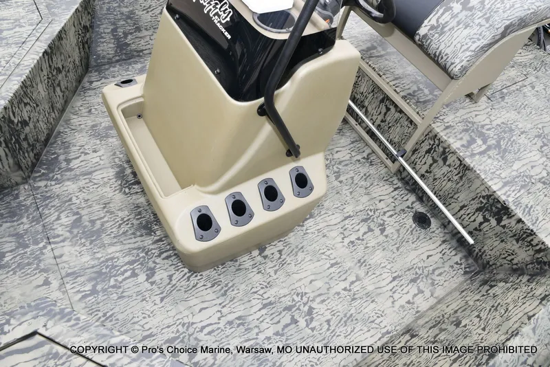 Slide: The Image of Tracker Grizzly 2072 CC Sportsman 2026 - 56