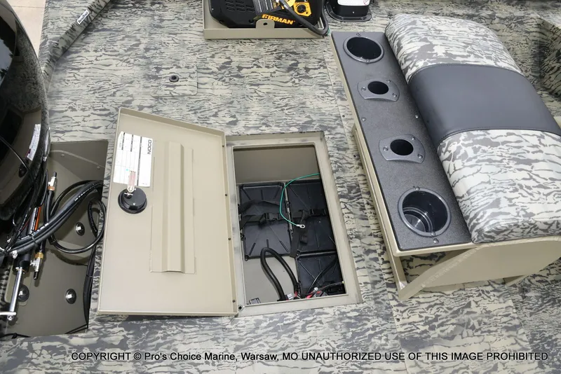 Slide: The Image of Tracker Grizzly 2072 CC Sportsman 2026 - 62