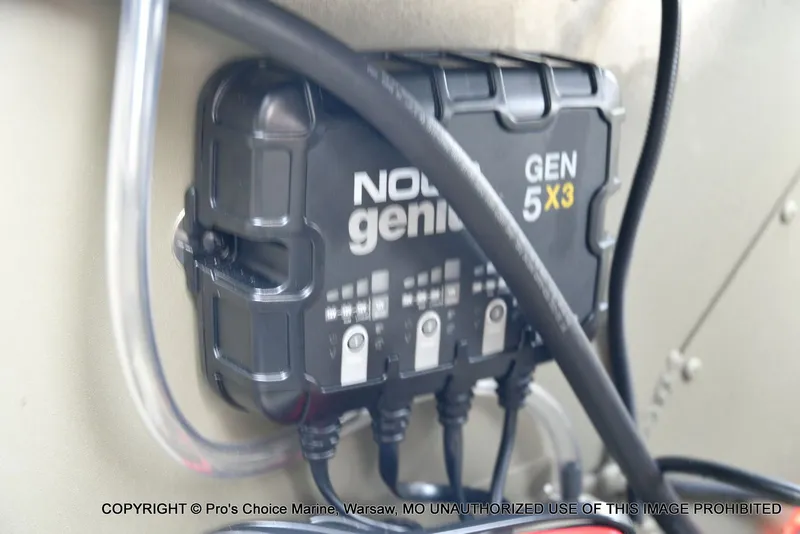 Slide: The Image of Tracker Grizzly 2072 CC Sportsman 2026 - 64